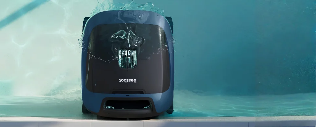 Beatbot Sora 30 robot za čišćenje bazena tijekom rada u bazenu