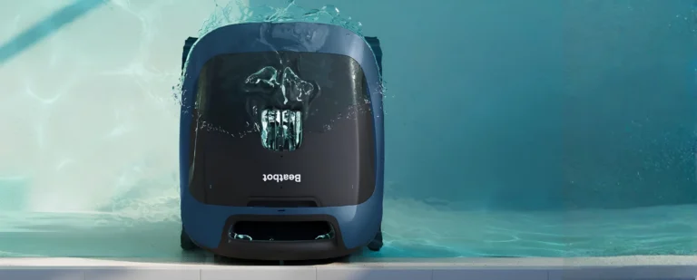 Beatbot Sora 30 robot za čišćenje bazena tijekom rada u bazenu