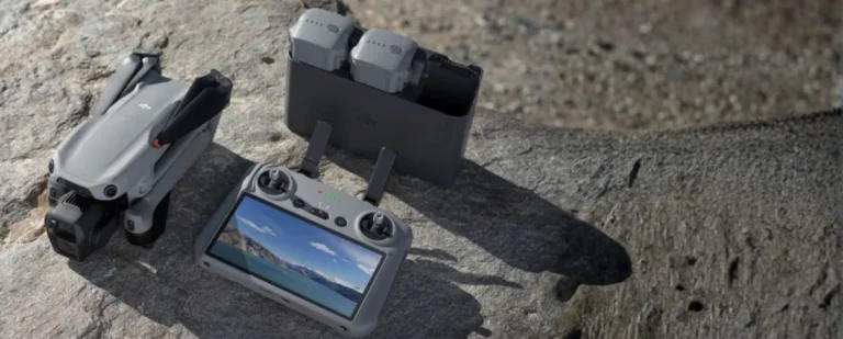 DJI Air 3S dron s RC 2 daljinskim upravljačem, punjačem i dvije dodatne baterije