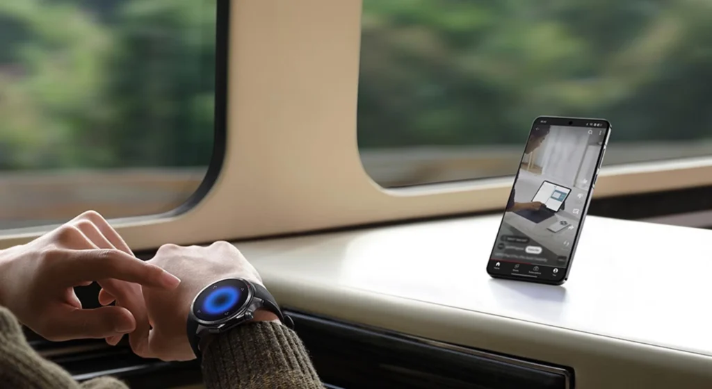 OnePlus Watch 3 povezan s Android pametnim telefonom tijekom korištenja pametnih funkcija i upravljanja aplikacijama.